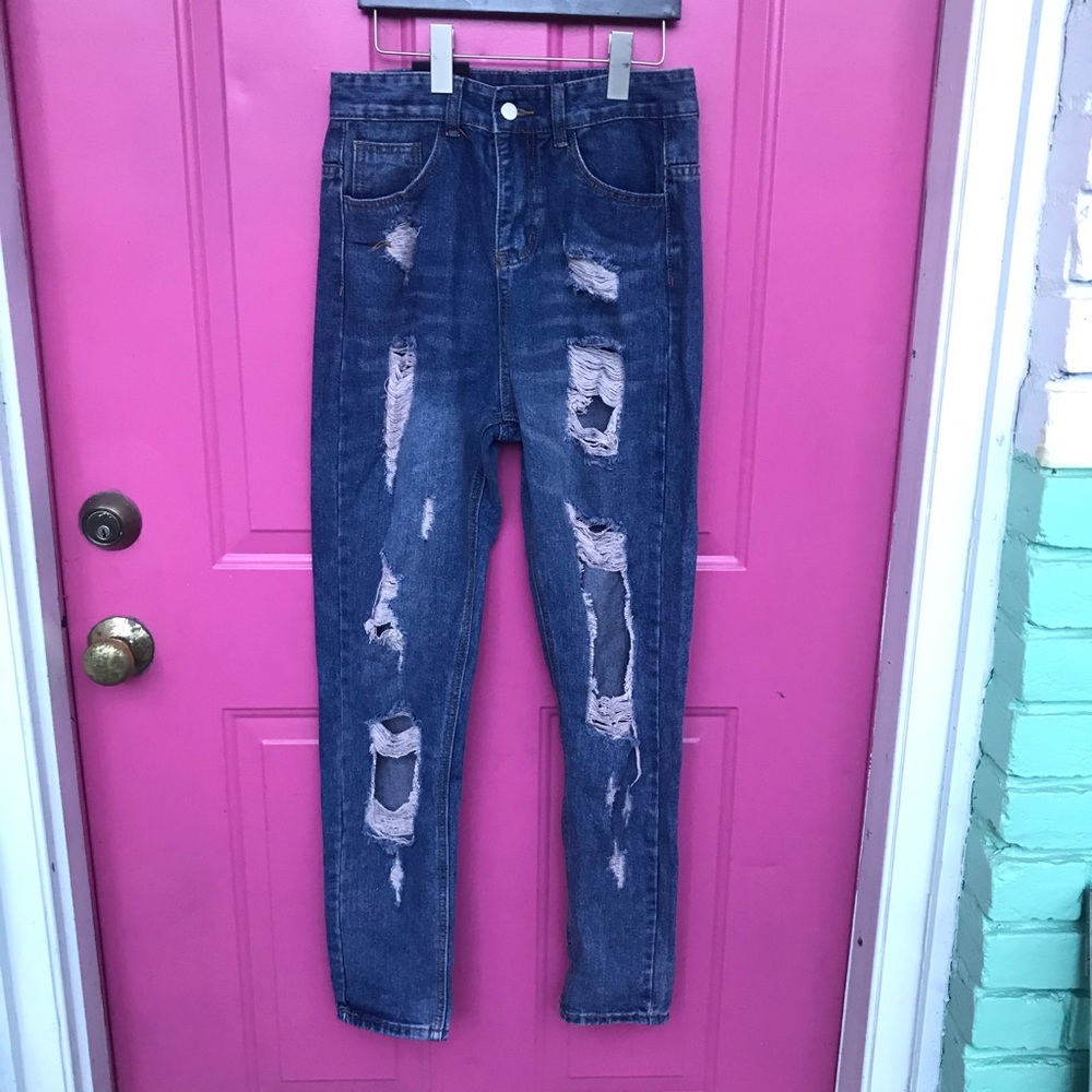 New FASHION NOVA Destroyed Janel Boyfriend Jeans